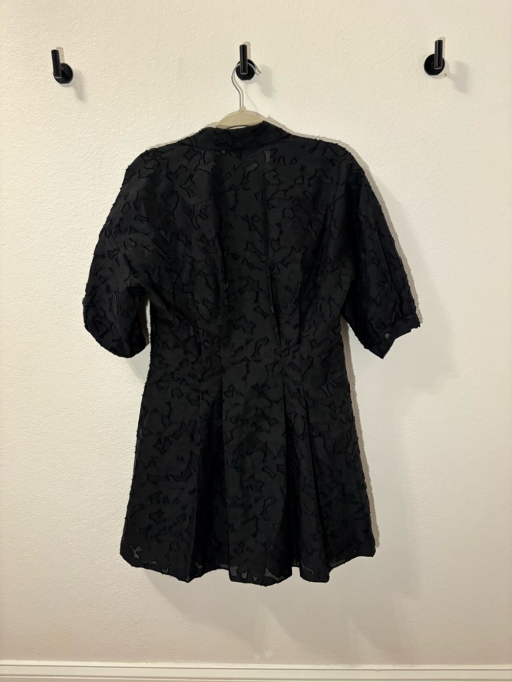 Club Monaco Patterned Sculptural Sleeve Dress - Picture 6 of 6